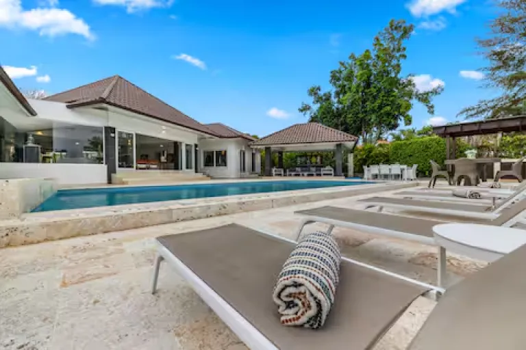 VILLA CAJUILES